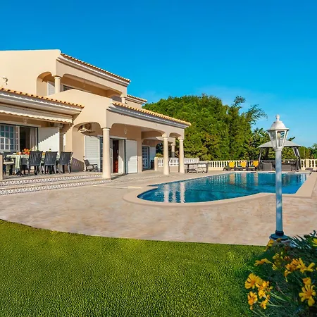 Vila Paloma - Tranquilidade Com Piscina Aquecivel E Bbq - Albufeira